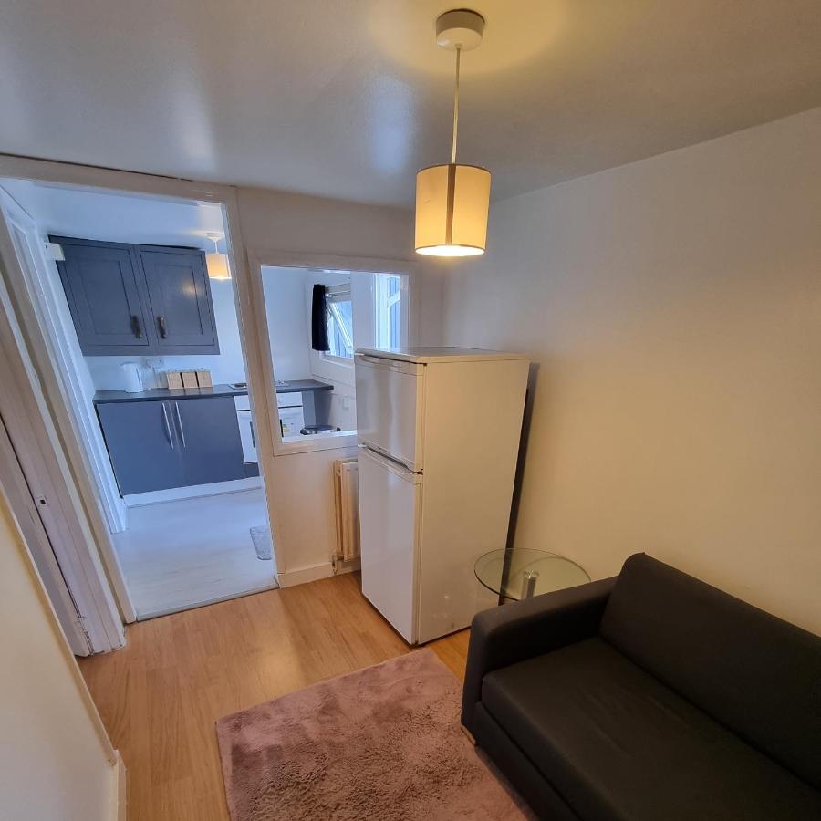 Cosey Studio Ground Floor Apartment Enfield Bagian luar foto