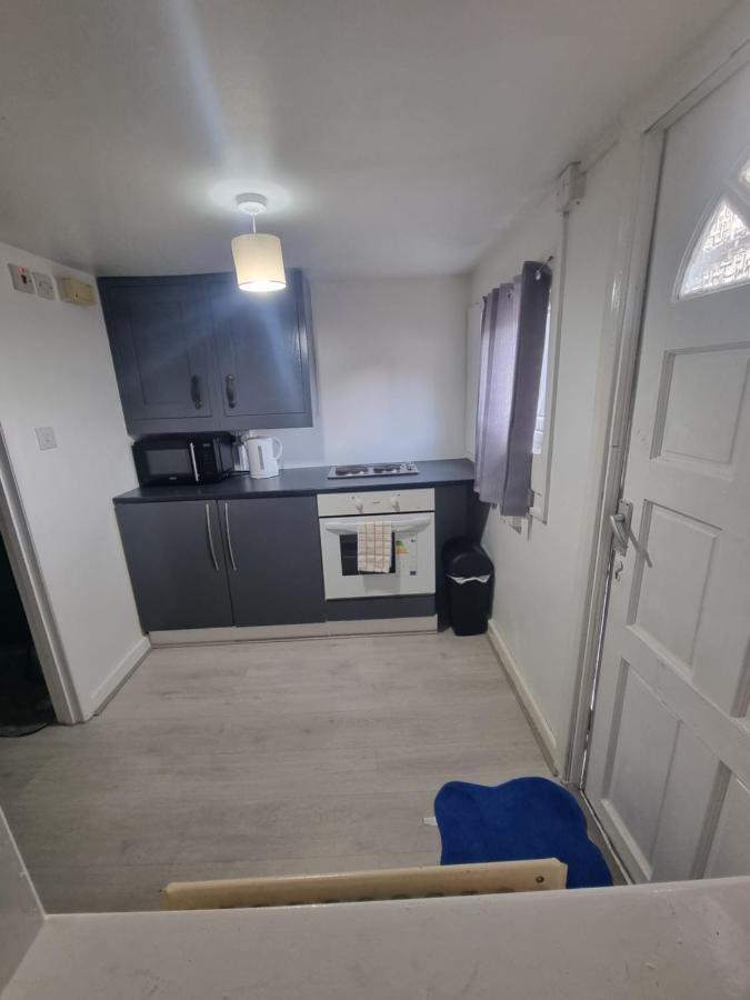 Cosey Studio Ground Floor Apartment Enfield Bagian luar foto